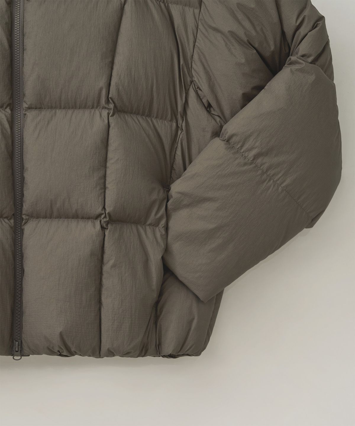 어나더 오피스(ANOTHER OFFICE) Cloudy Balloon Down Puffer Jacket (Basalt)