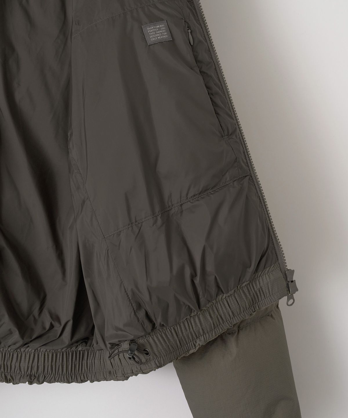어나더 오피스(ANOTHER OFFICE) Cloudy Balloon Down Puffer Jacket (Basalt)
