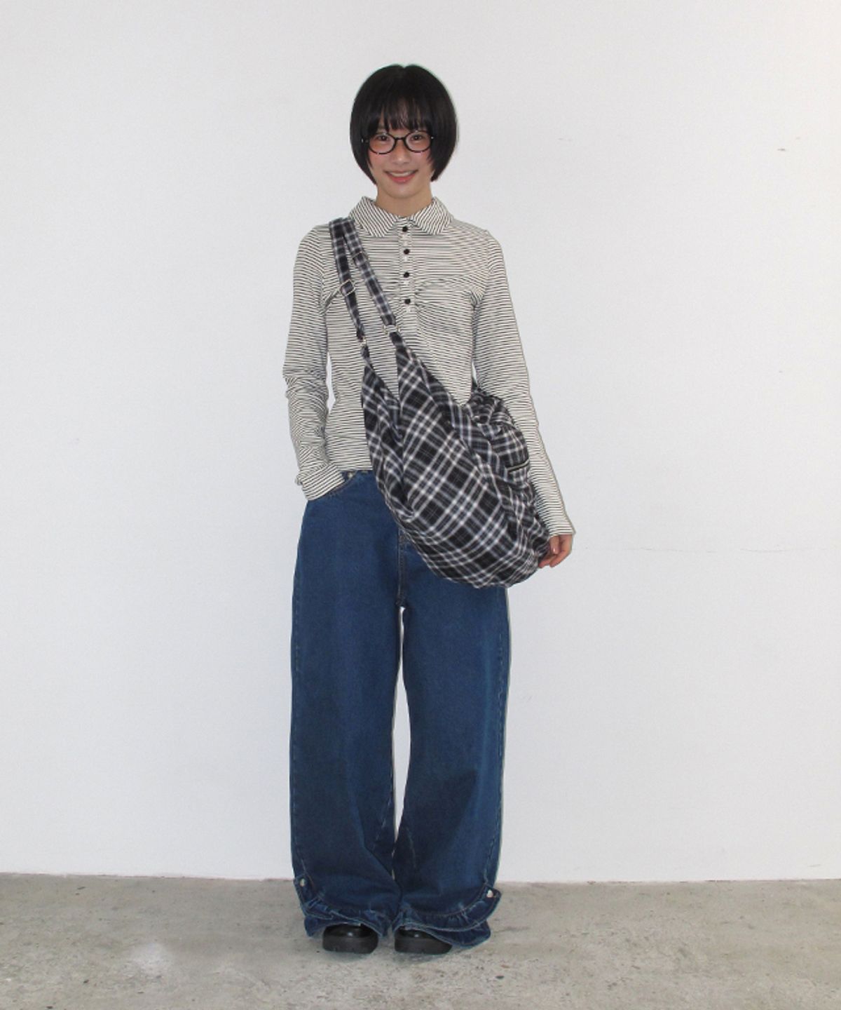 론론(RONRON) HEART ZIP POCKET 2WAY DUFFLE BAG BLACK