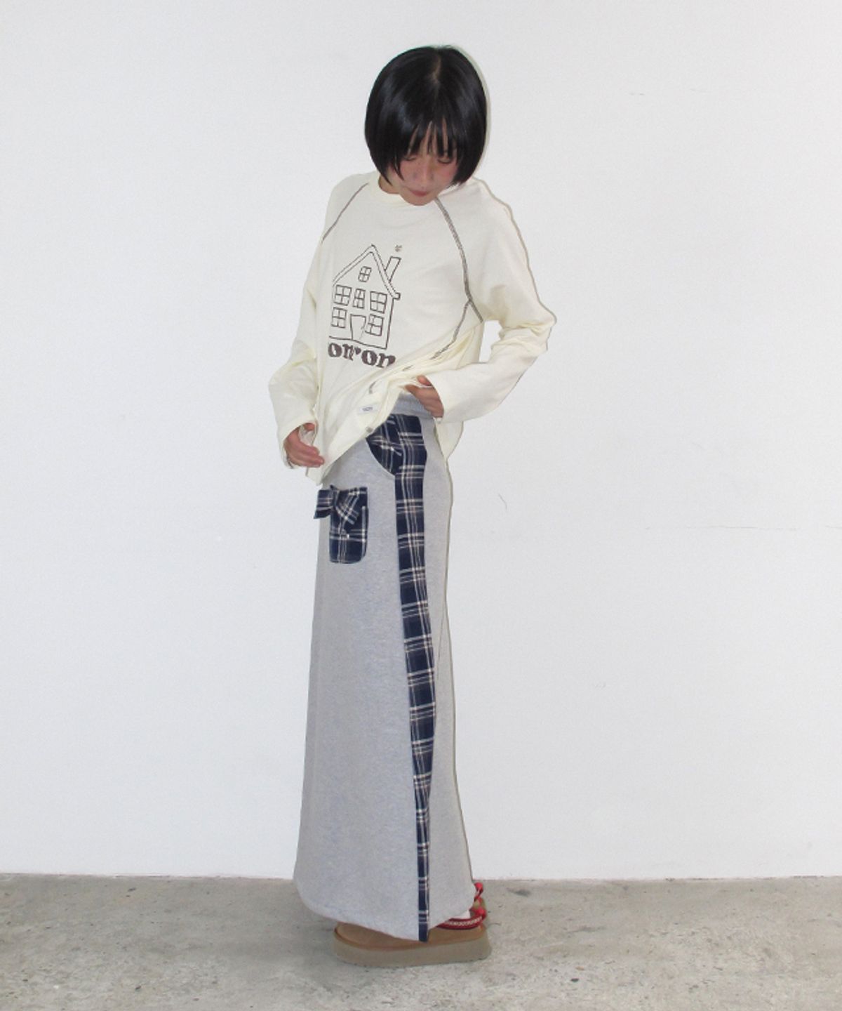 론론(RONRON) SIDE CHECK RIBBON POCKET MAXI SKIRT GREY