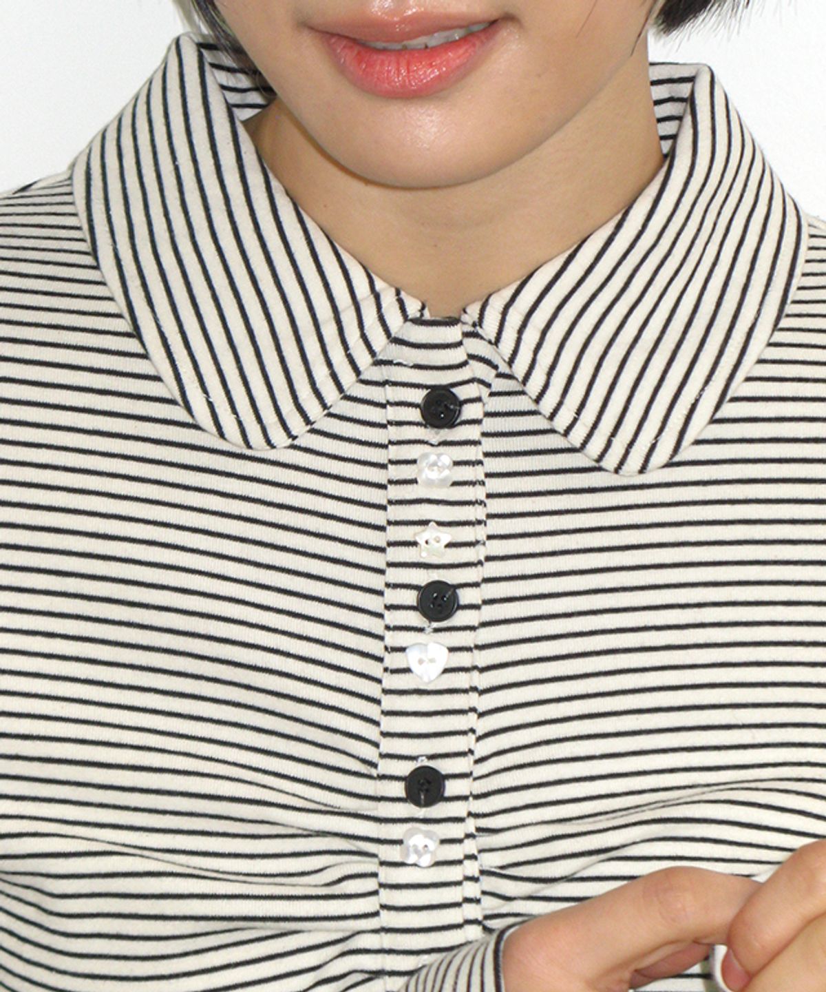 론론(RONRON) SHIRRING STRIPE BUTTON LONG SLEEVE IVORY BLACK