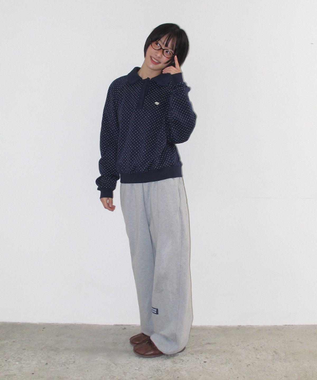 론론(RONRON) DOT FRILL HENRYNECK SWEATSHIRT NAVY