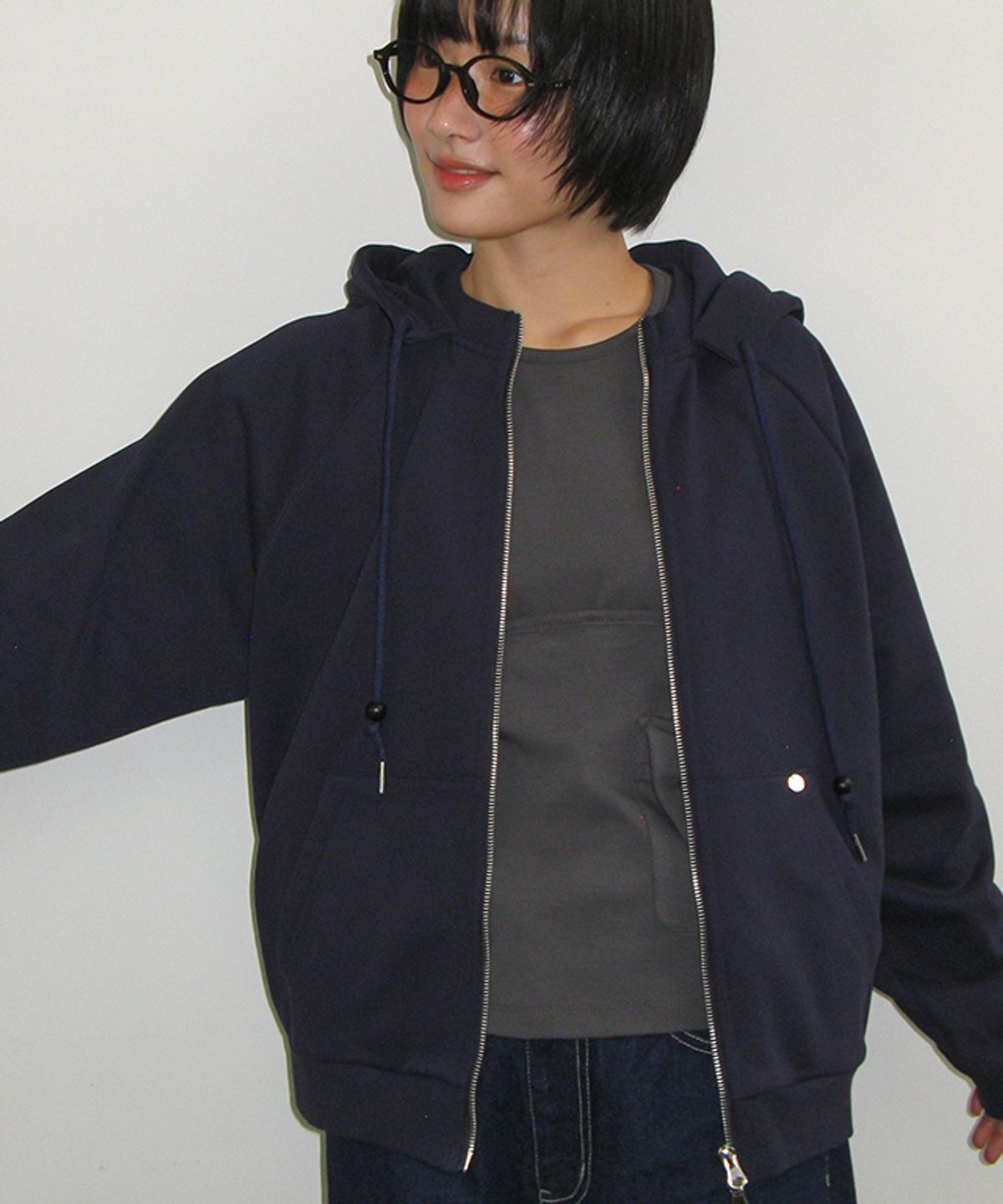 론론(RONRON) WOOD BEADS HOODIE ZIP UP NAVY