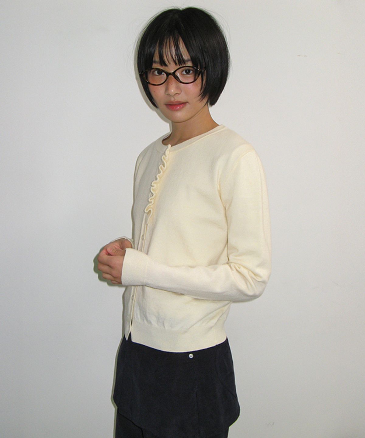 론론(RONRON) FRILL BUTTON KNIT CARDIGAN CREAM