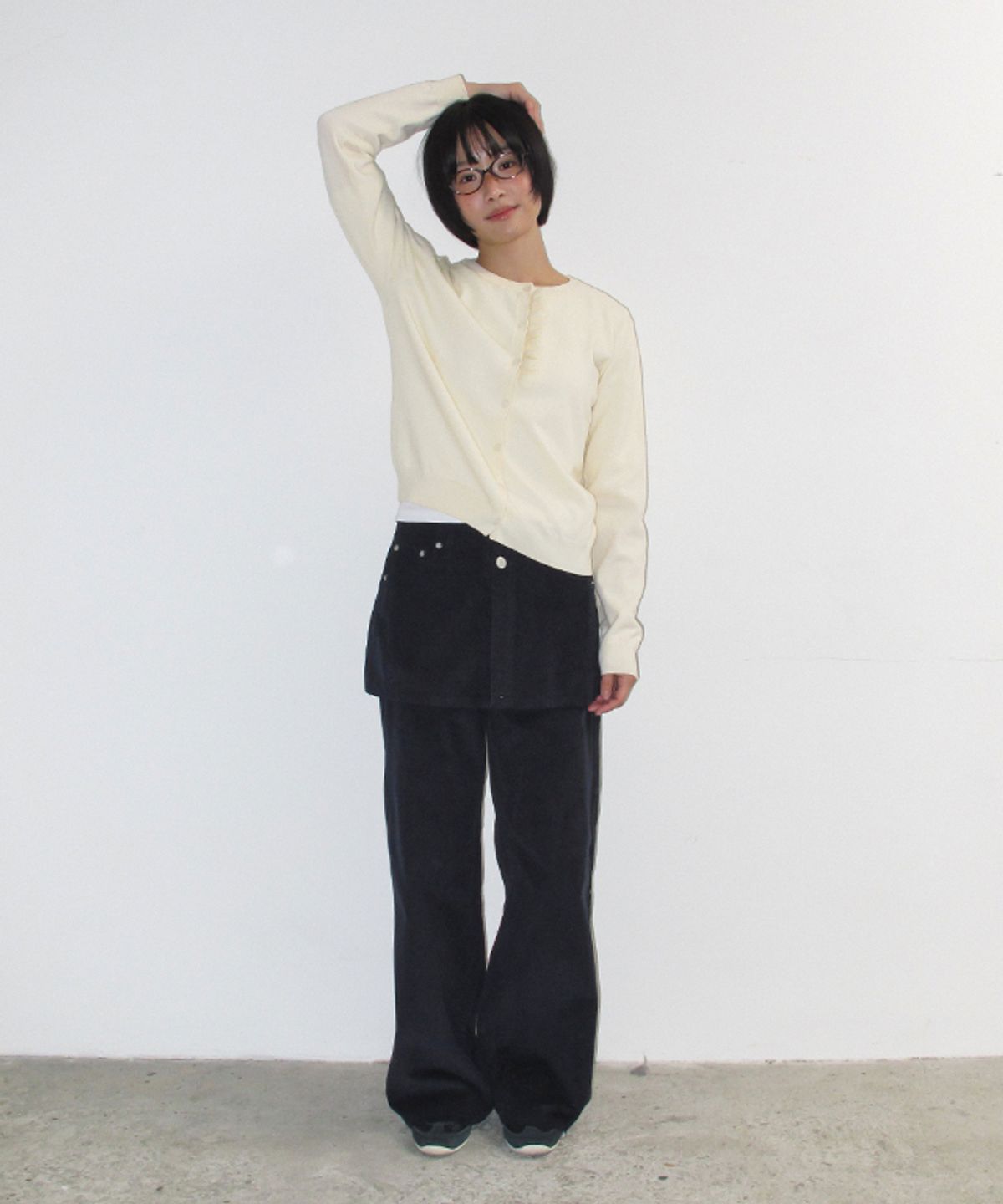 론론(RONRON) FRILL BUTTON KNIT CARDIGAN CREAM
