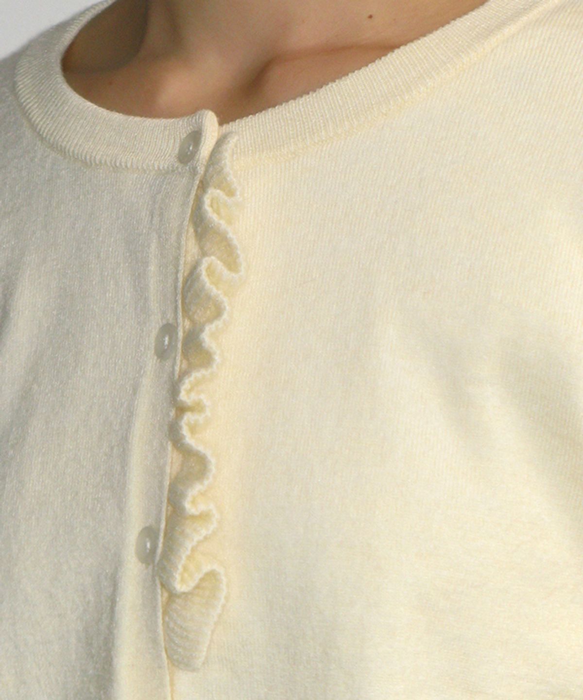 론론(RONRON) FRILL BUTTON KNIT CARDIGAN CREAM