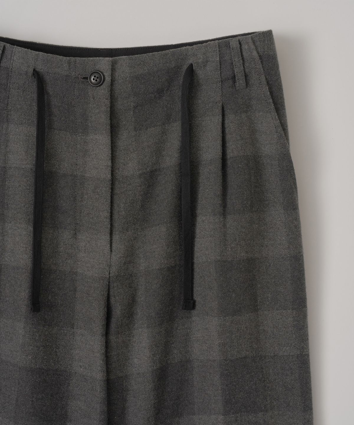 어나더오피스 우먼(ANOTHER OFFICE WOMEN) w. Yark wool Tie-up Easy Pants (Charcoal Check)