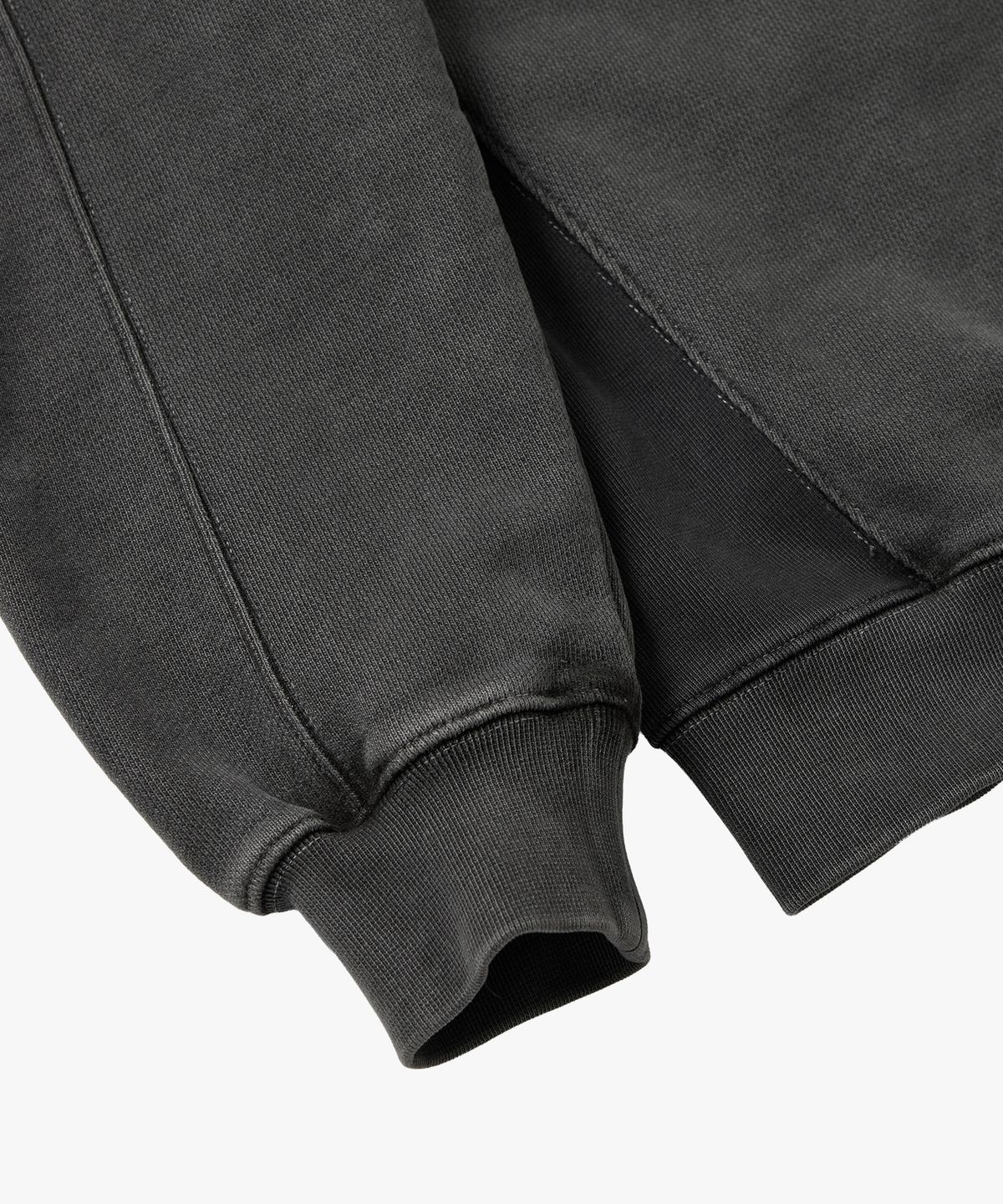 리오므(RIOMEU) 언발란스 절개 피그먼트 헤비 스웻셔츠_Charcoal : RADIANT153