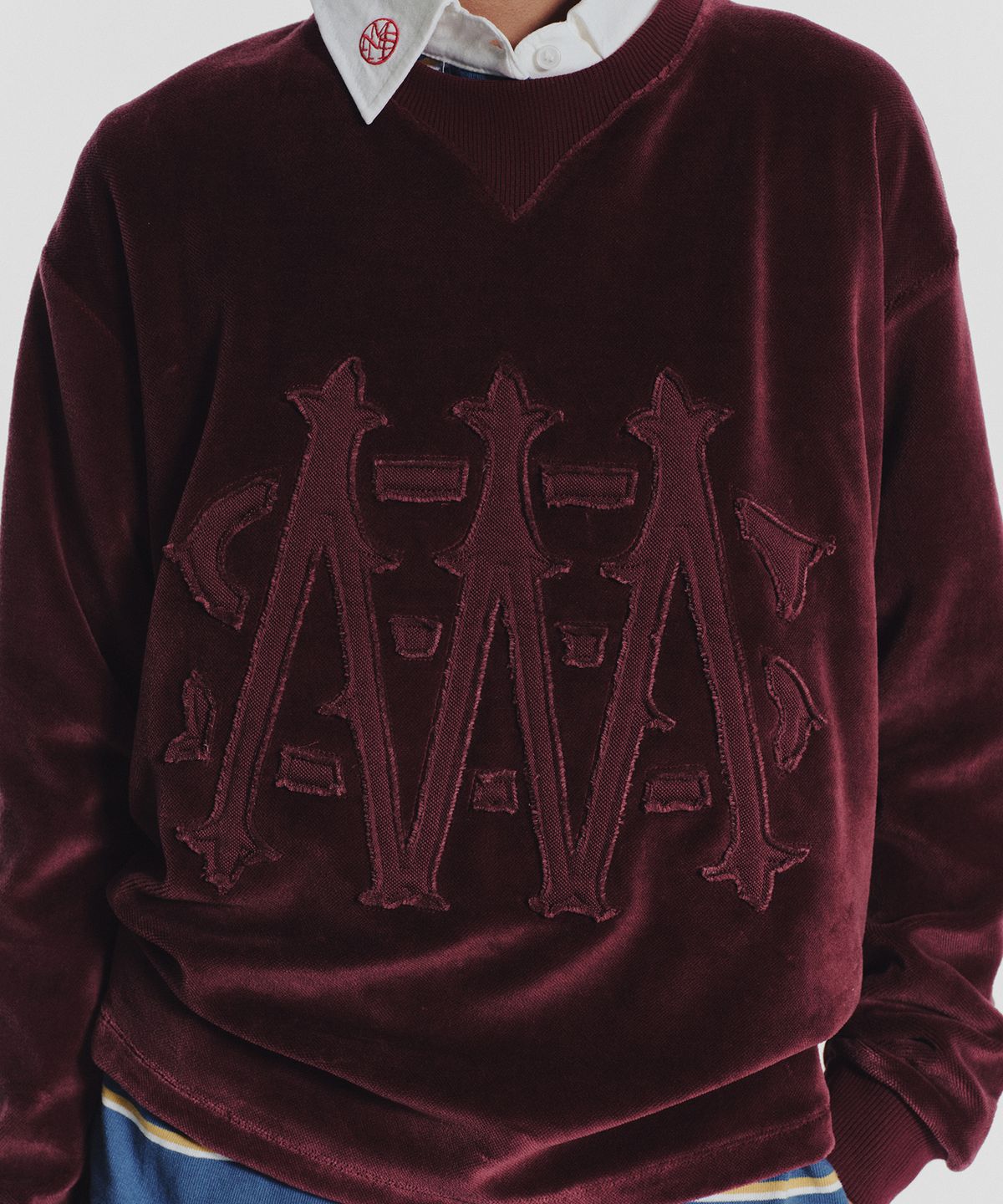 미나수(MENASOO) Applique Velour Sweatshirt_Burgundy