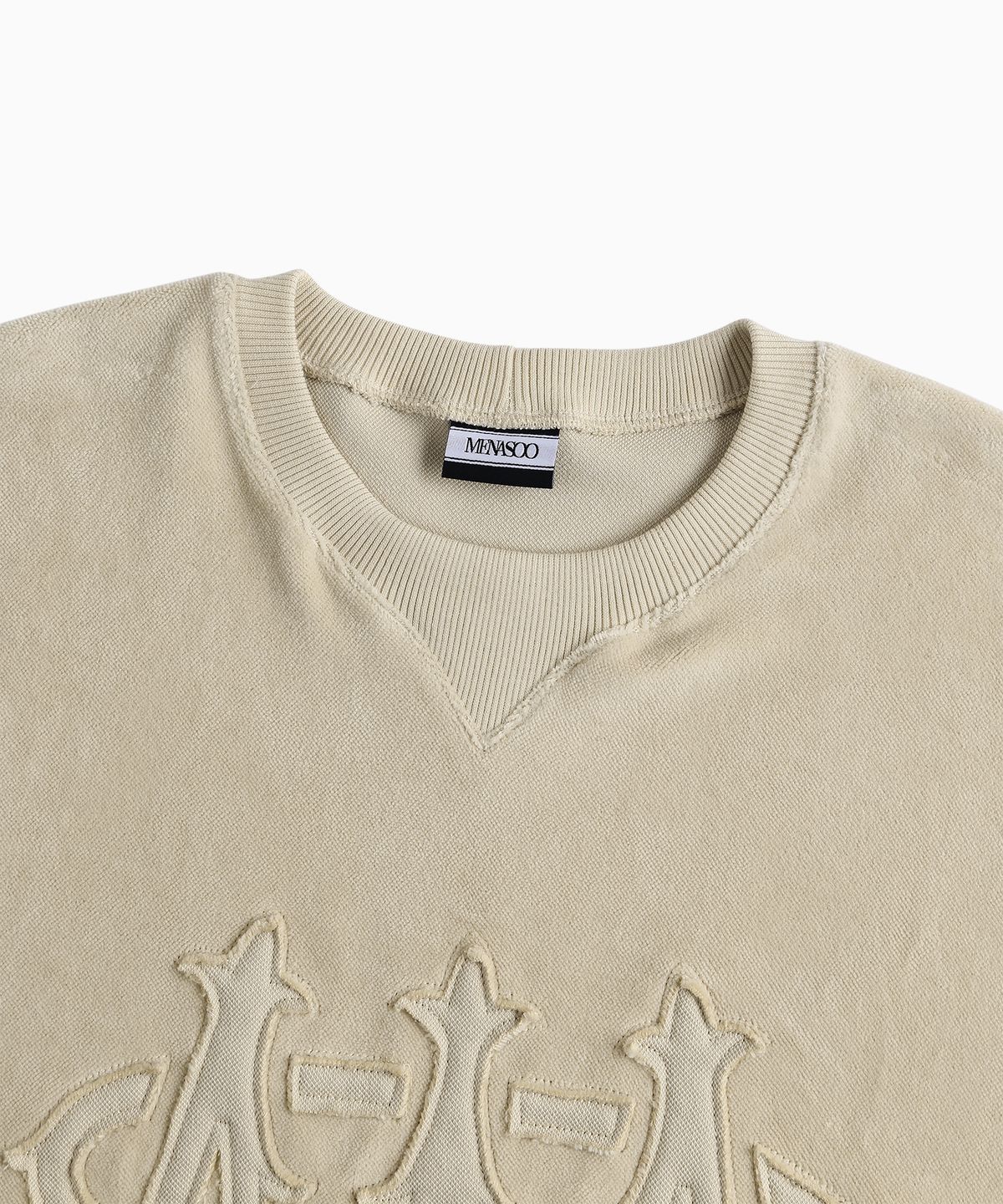 미나수(MENASOO) Applique Velour Sweatshirt_Beige