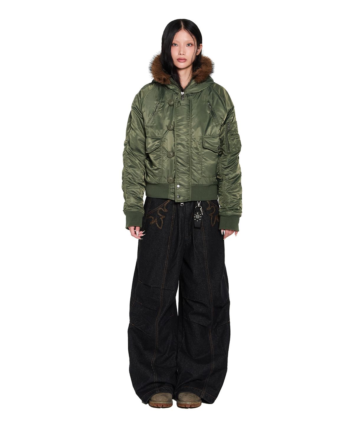 아캄(AAKAM) Knee Pin-Tuck Western Denim Pants (Black)