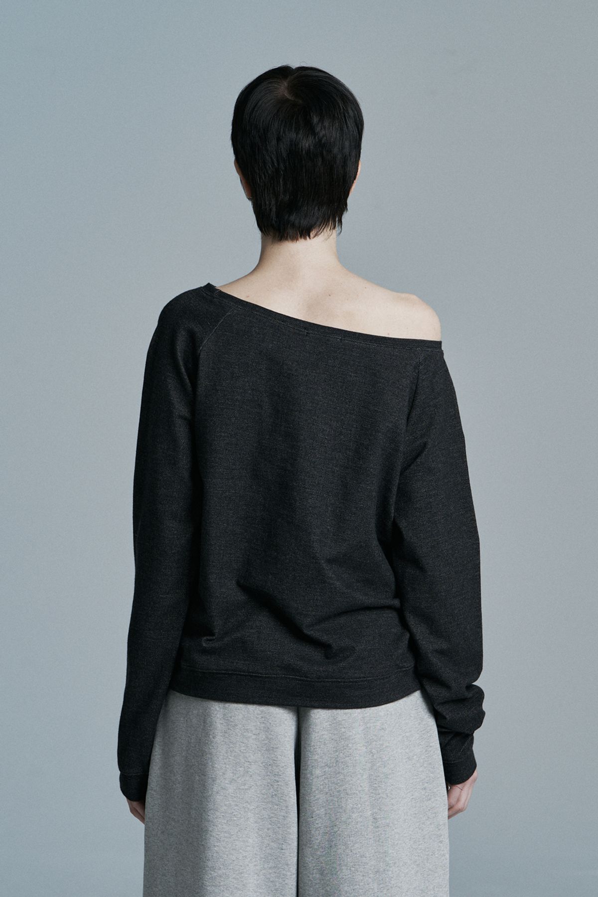 시너진(SYNERJYN) INDIGO DENIM LONG SLEEVE BLACK