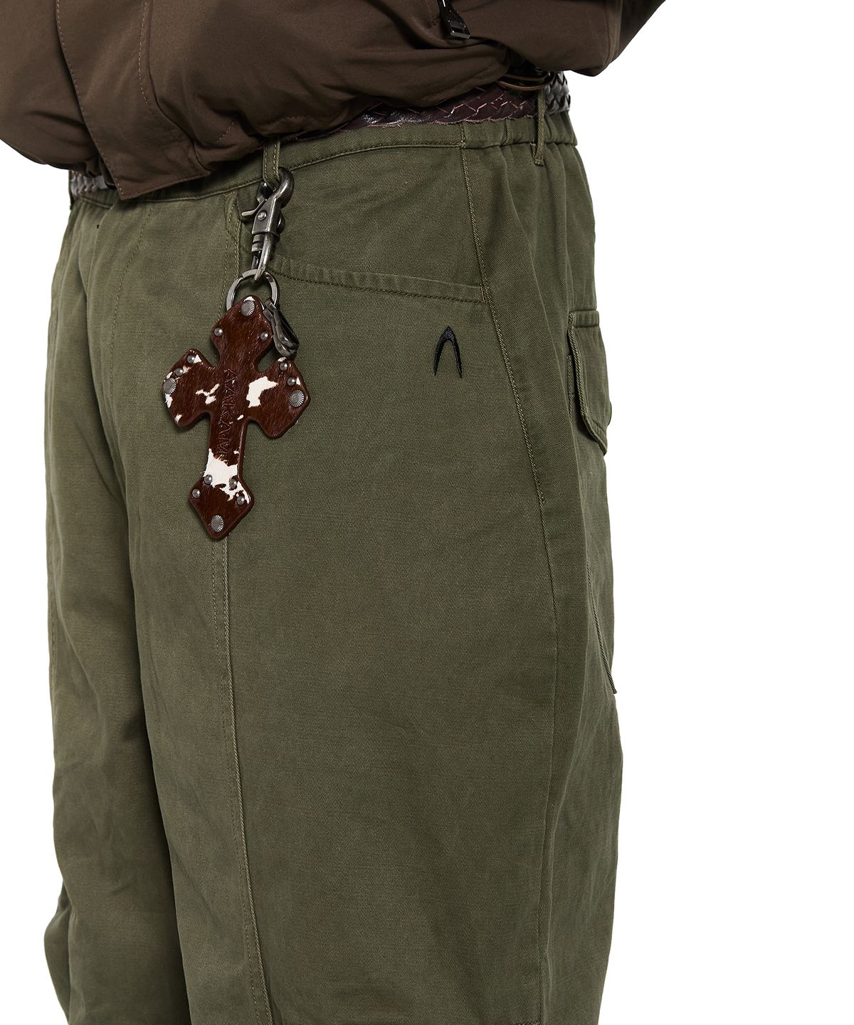 아캄(AAKAM) Knee Pin-Tuck Side Button Pants (Khaki)