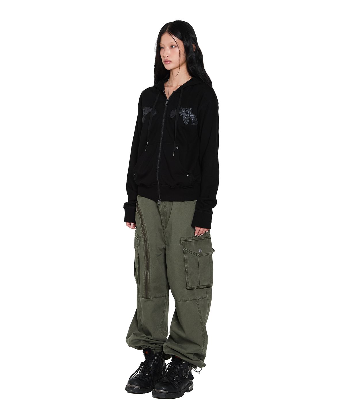 아캄(AAKAM) Oblique Zippered Cargo Pants (Khaki)