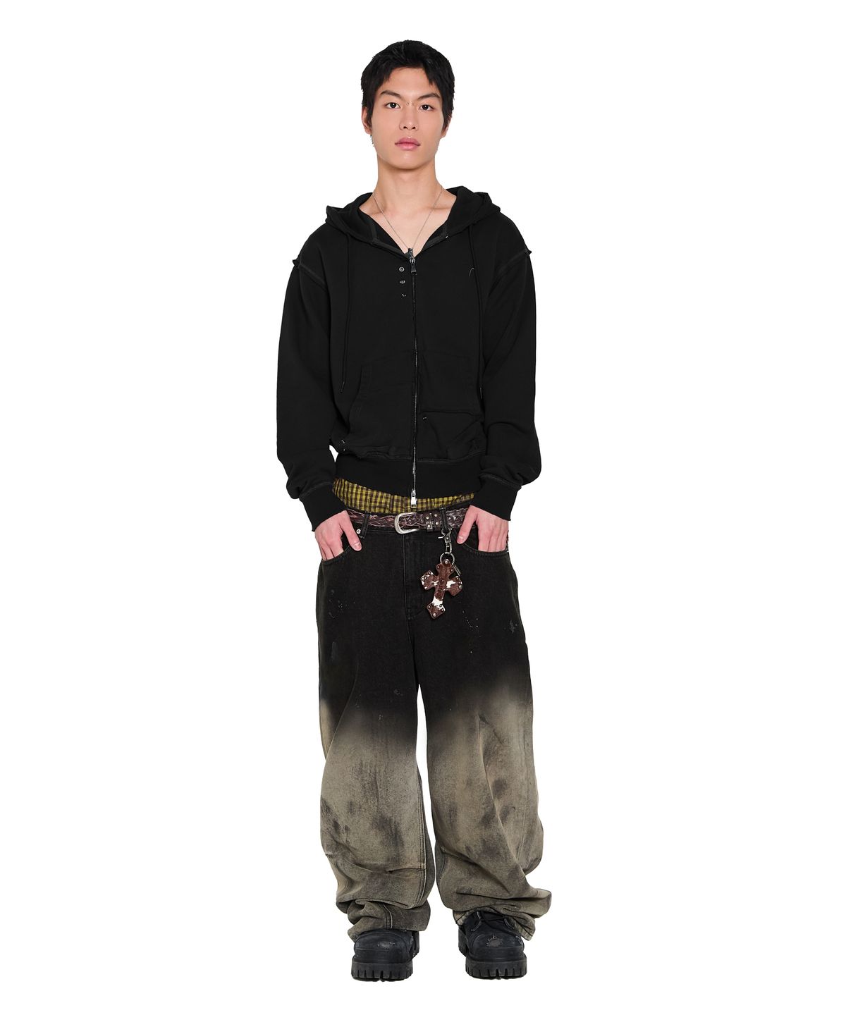 아캄(AAKAM) Eyelet Damaged Zip-Up Hoodie (Black)