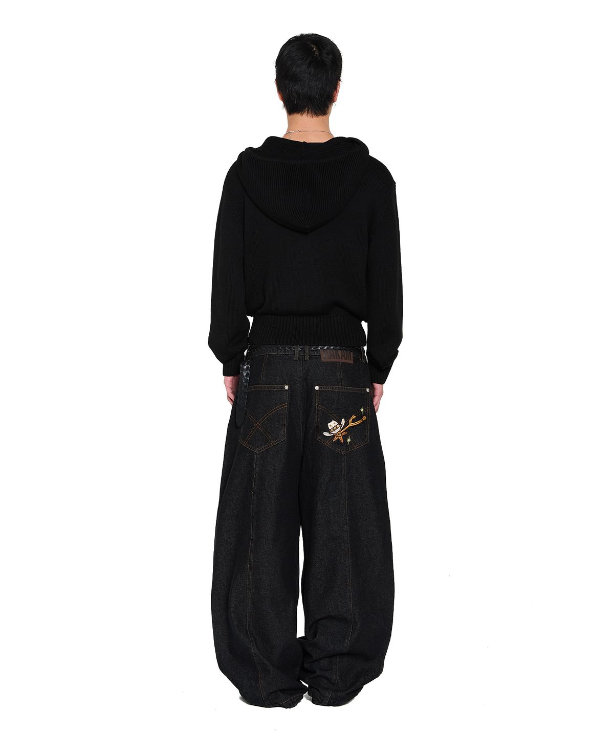 아캄(AAKAM) Structure Contrast Knitted Zip-Up Hoodie (Black)