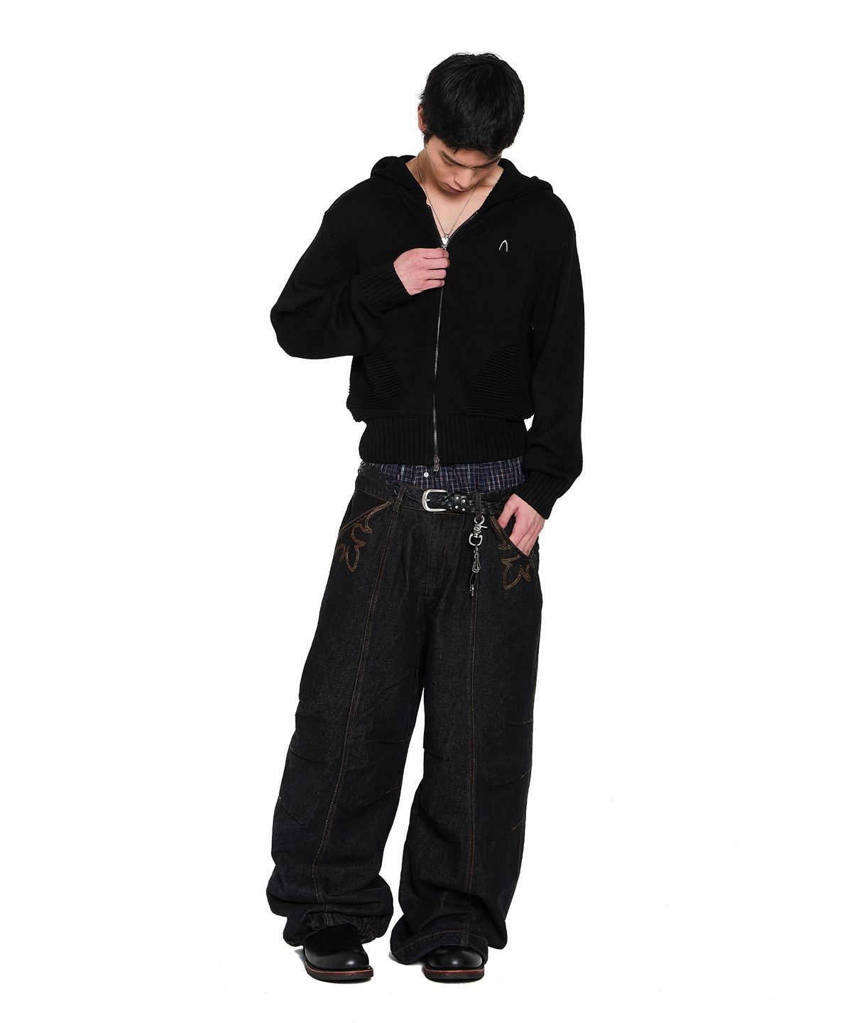 아캄(AAKAM) Structure Contrast Knitted Zip-Up Hoodie (Black)