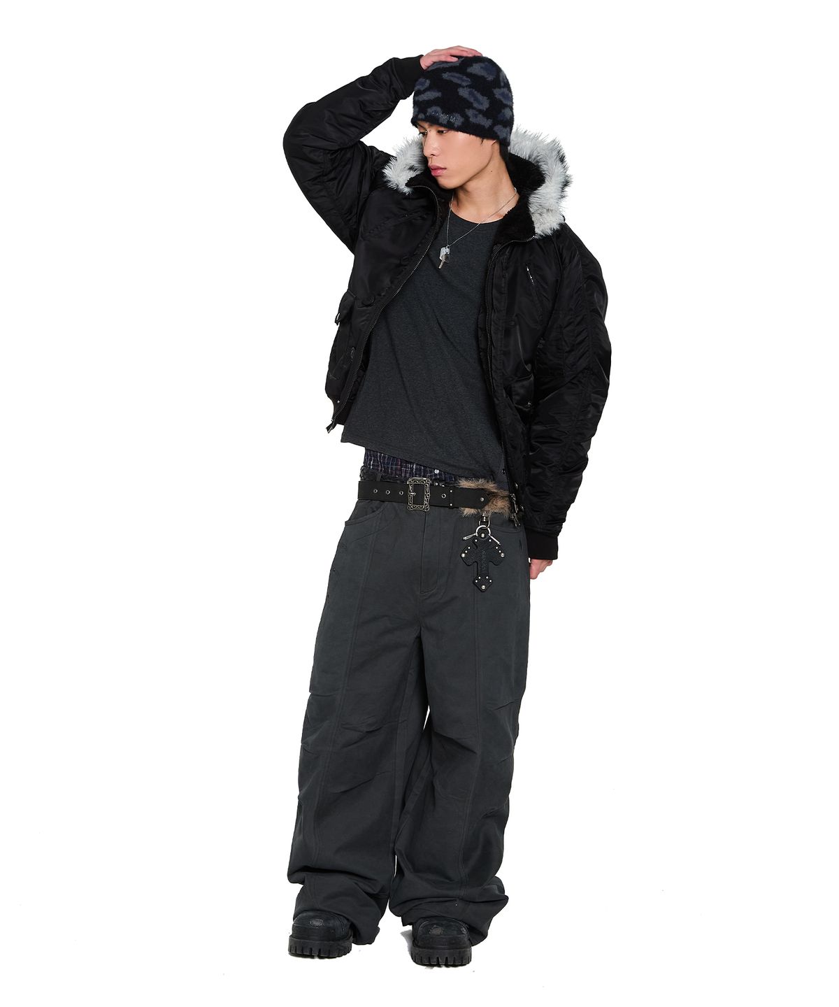 아캄(AAKAM) Hooded Fur MA-1 Jacket (Black)
