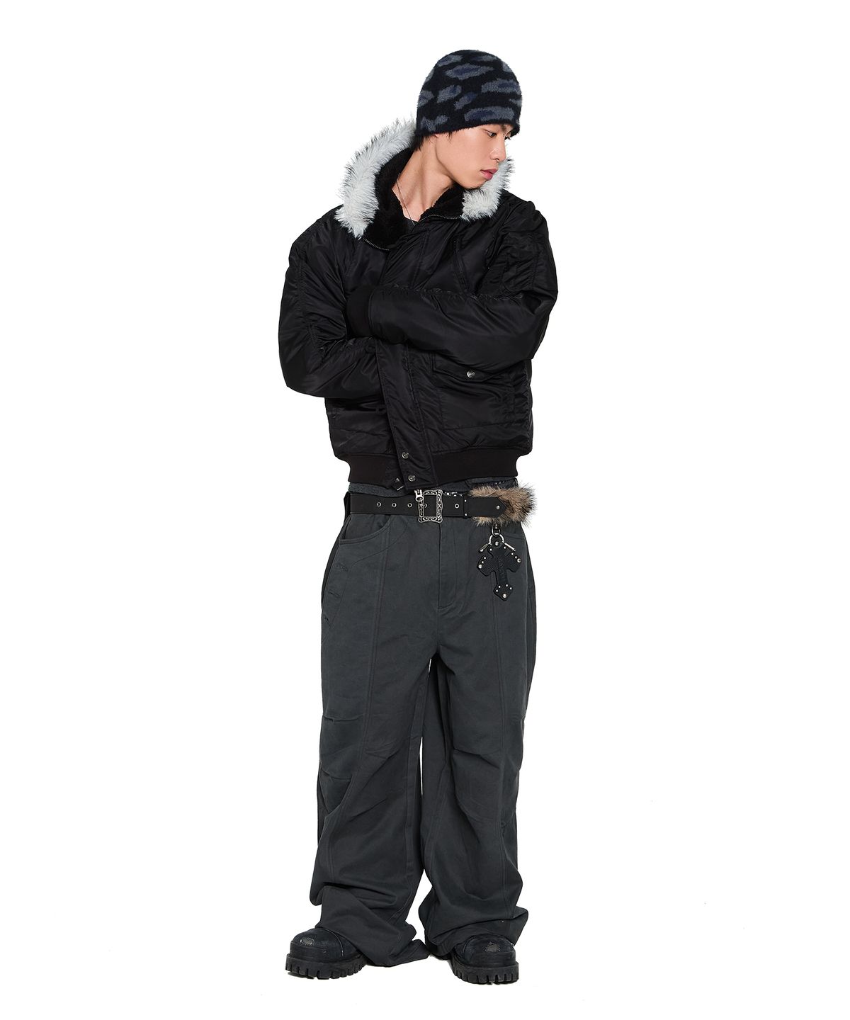 아캄(AAKAM) Hooded Fur MA-1 Jacket (Black)
