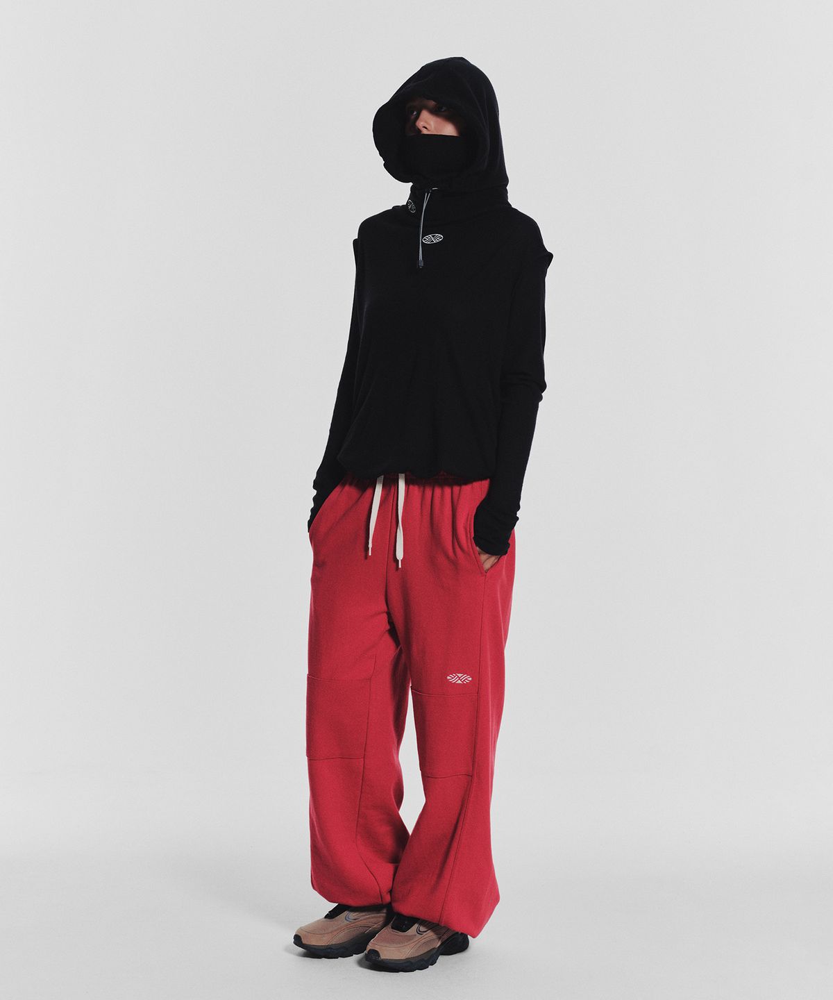 미나수(MENASOO) Wool High Neck Waffle Hoodie_Black