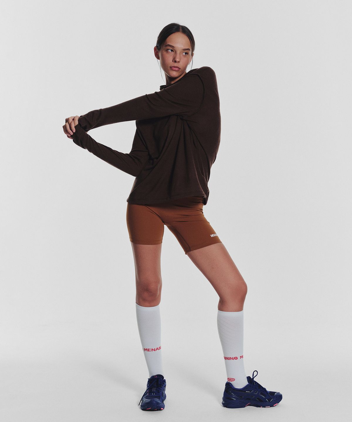 미나수(MENASOO) Wool High Neck Waffle Hoodie_Brown