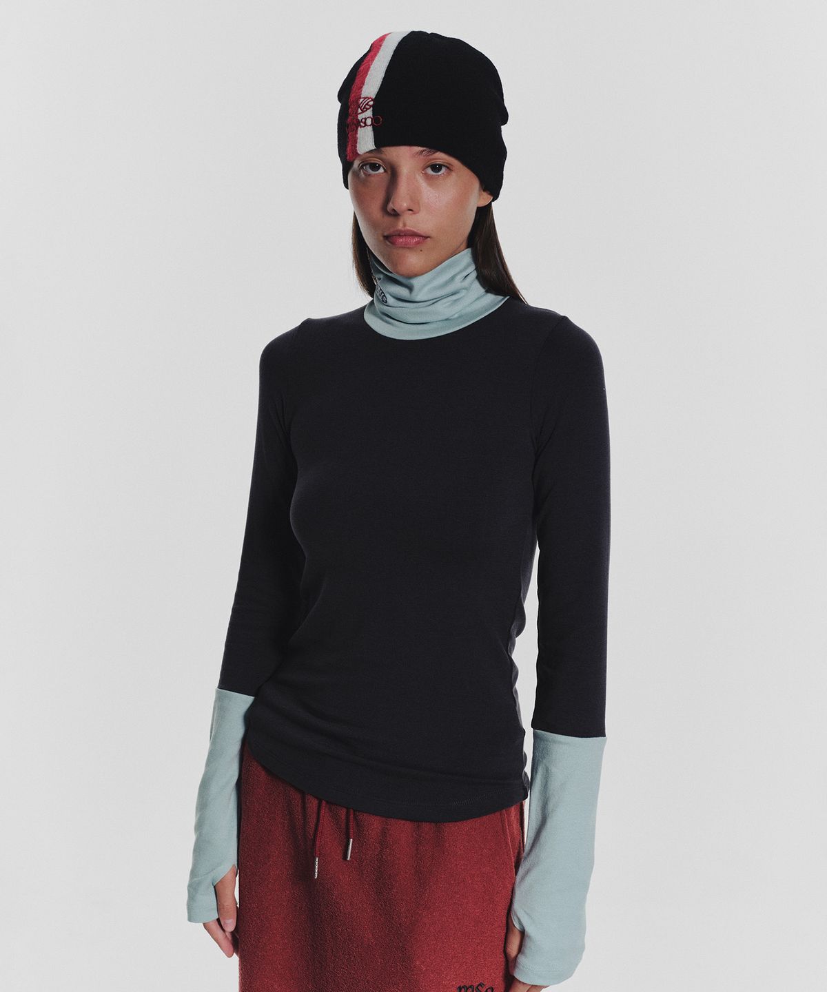 미나수(MENASOO) Track Warmer Color Turtleneck T Shirt_Charcoal