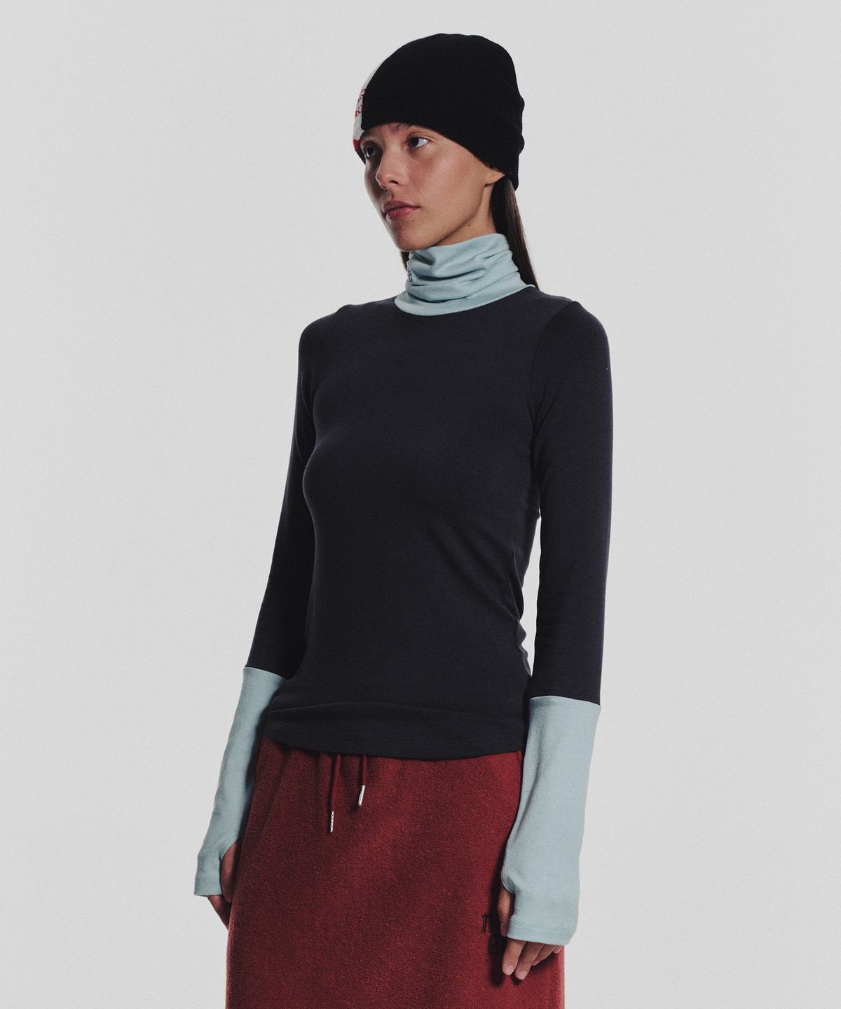 미나수(MENASOO) Track Warmer Color Turtleneck T Shirt_Charcoal