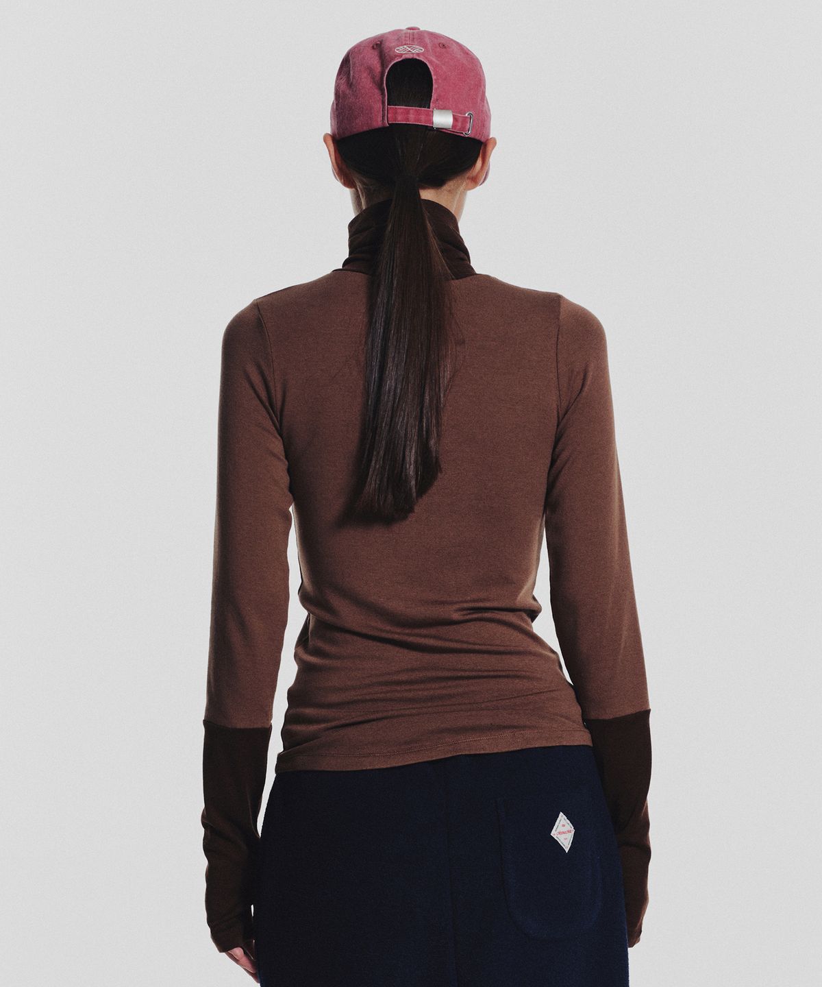 미나수(MENASOO) Track Warmer Color Turtleneck T Shirt_Brown