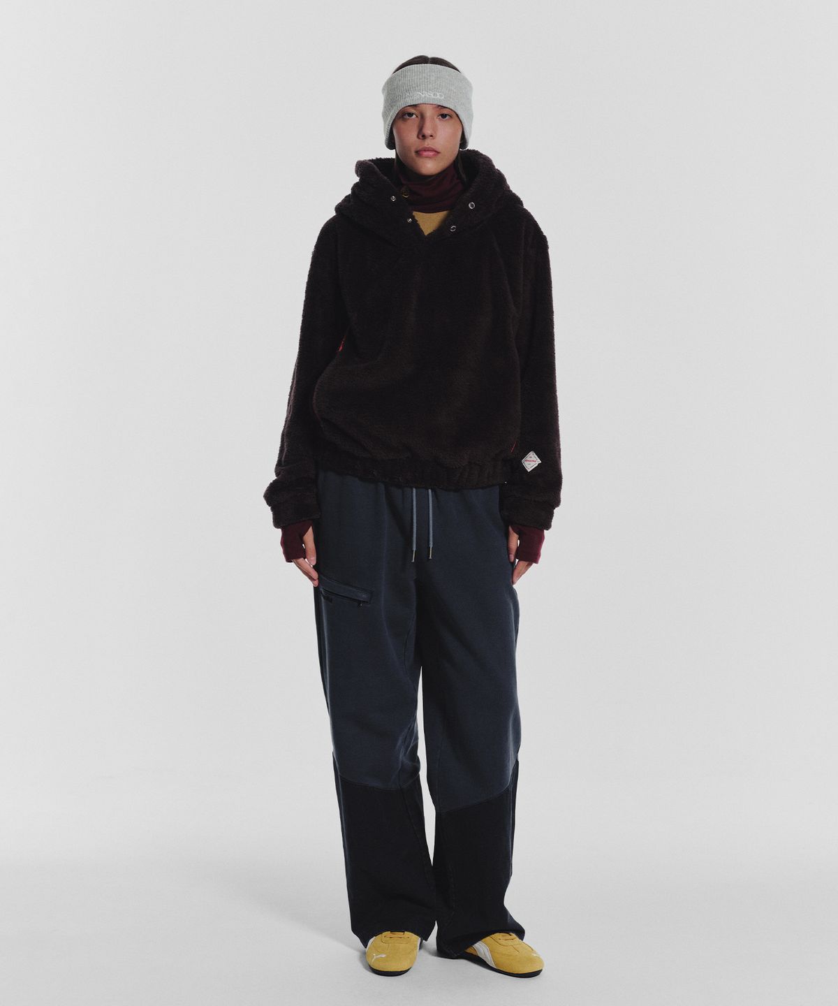 미나수(MENASOO) Pogme Fleece String Hoodie_Brown