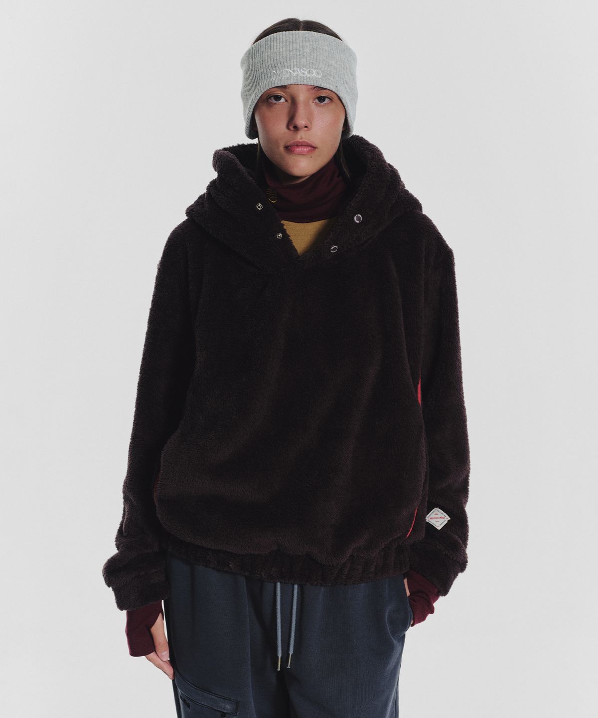 미나수(MENASOO) Pogme Fleece String Hoodie_Brown
