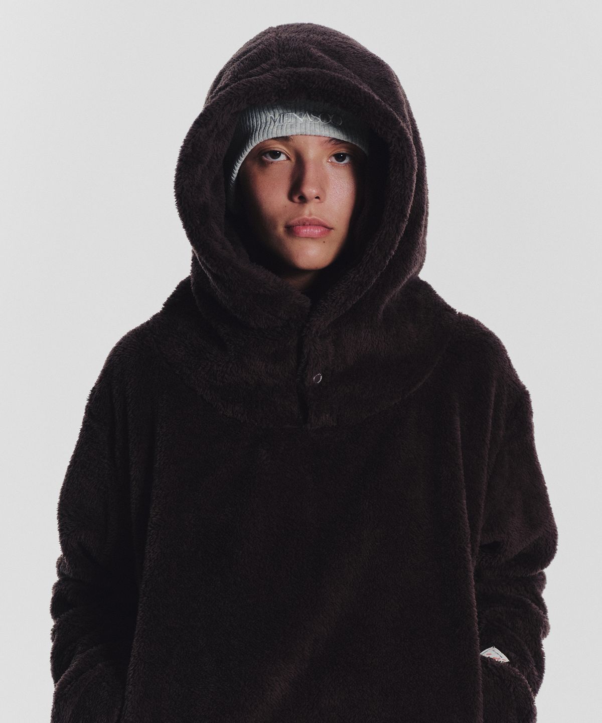 미나수(MENASOO) Pogme Fleece String Hoodie_Brown