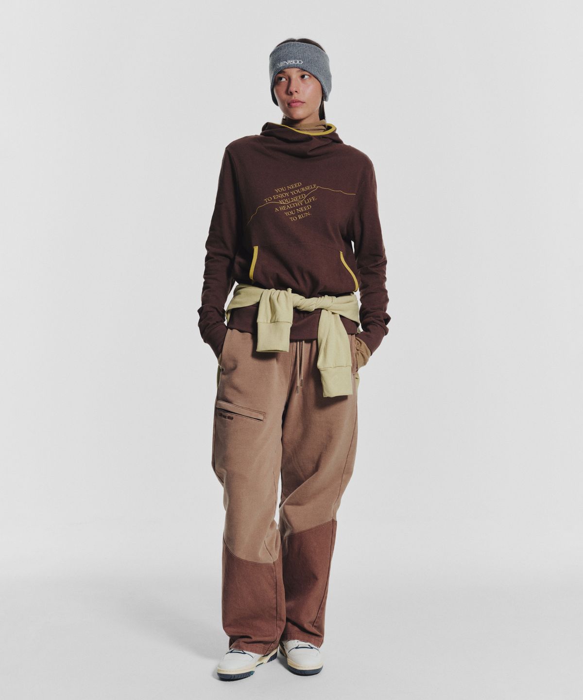 미나수(MENASOO) Pocket Point Cotton Track Pants_Brown