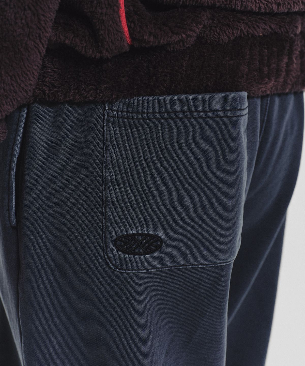 미나수(MENASOO) Pocket Point Cotton Track Pants_Charcoal