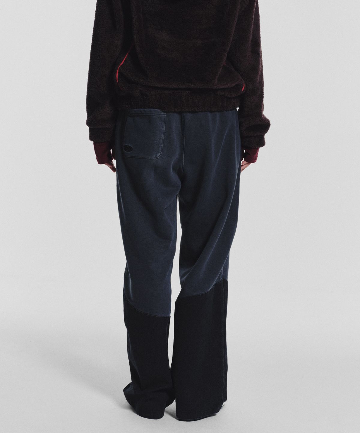 미나수(MENASOO) Pocket Point Cotton Track Pants_Charcoal