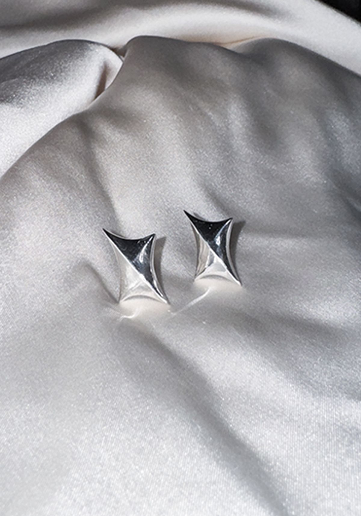 오버그레이(OVERGREY) Headlight Earrings M - Silver