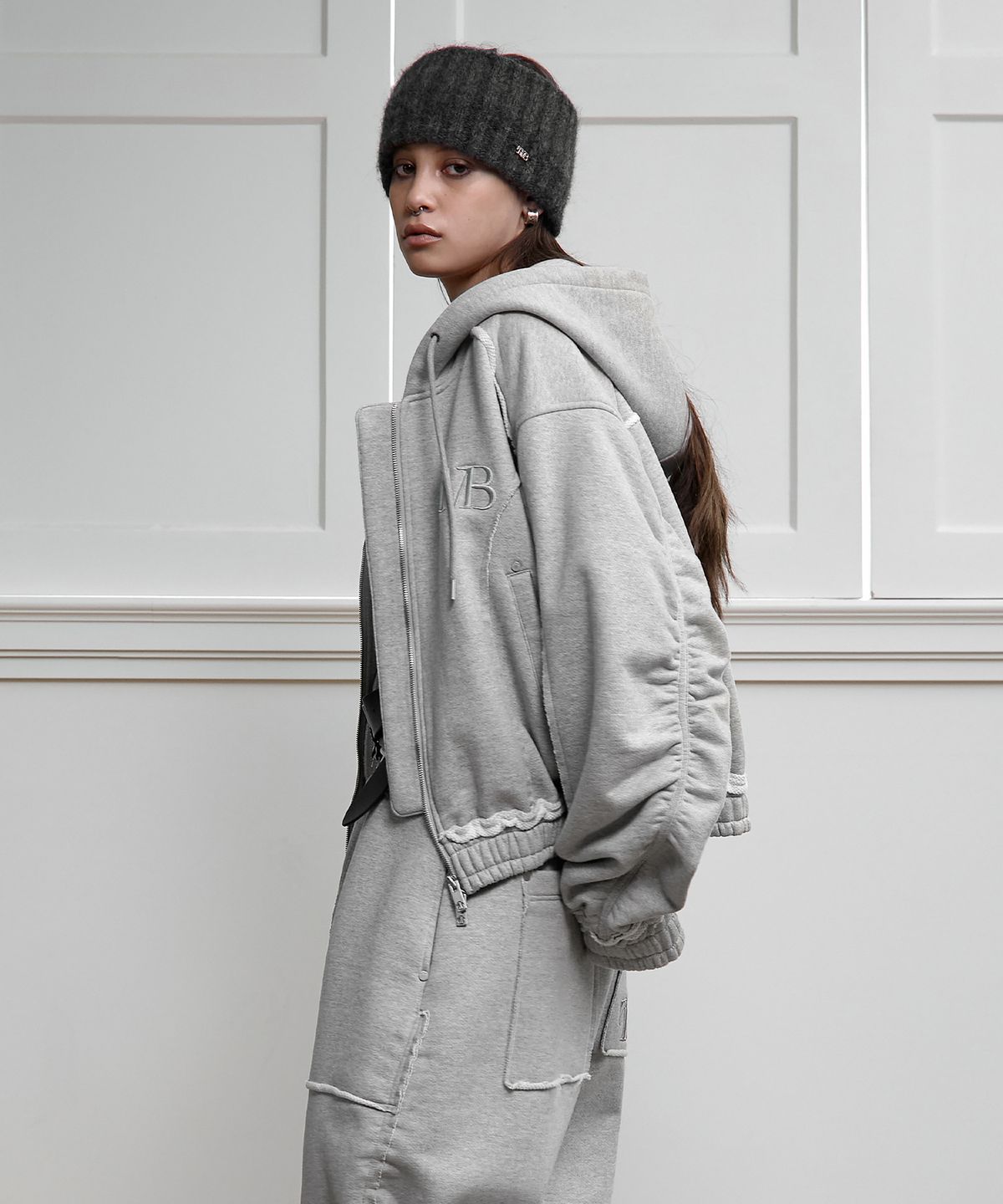 트리밍버드(TREEMINGBIRD) Cut-Out Set-up Sweat Jumper [ Melange Gray ]