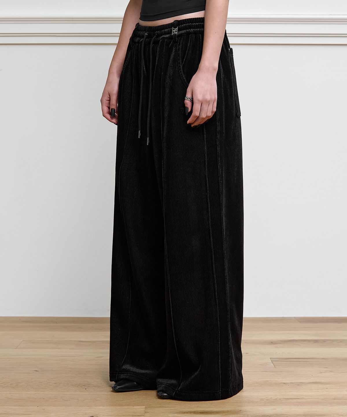 트리밍버드(TREEMINGBIRD) Velour Jersey Set-up Pants [ Black ]