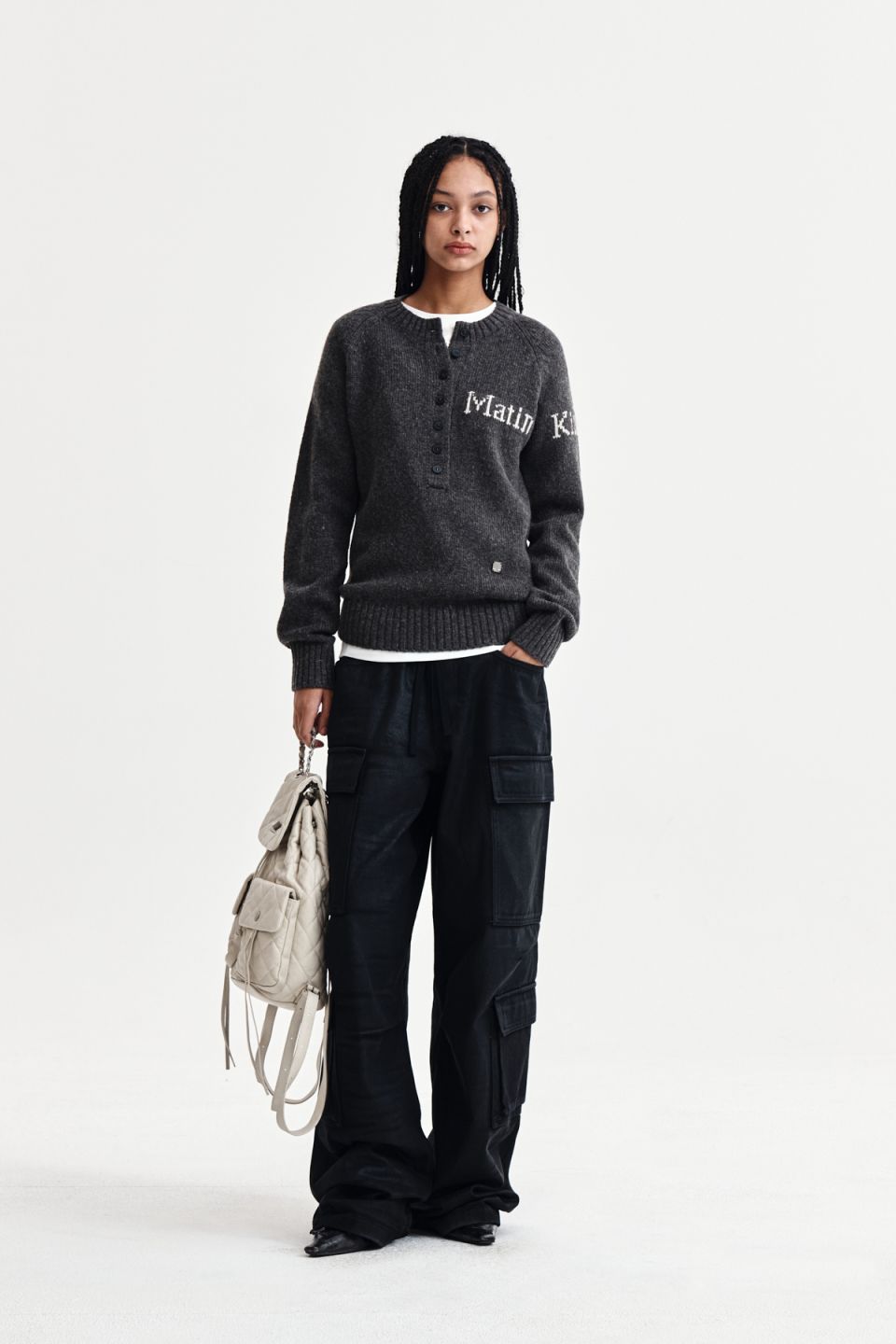 MUSINSA公式 | MATIN KIM BUTTON POINT HENLY NECK LOGO KNIT TOP IN