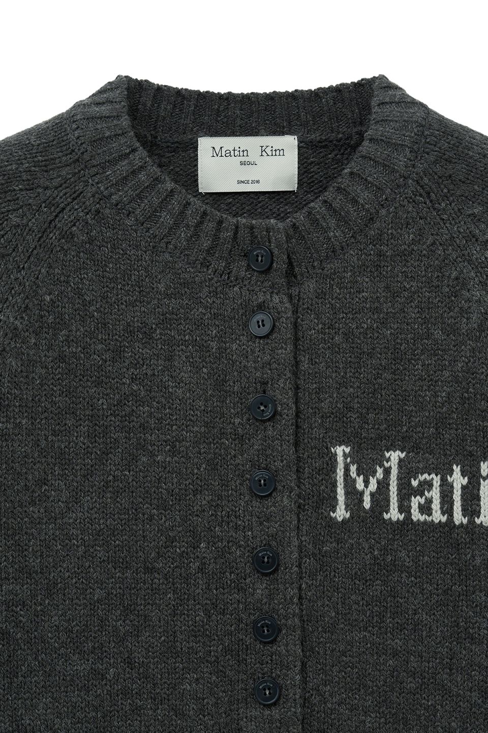 MUSINSA公式 | MATIN KIM BUTTON POINT HENLY NECK LOGO KNIT TOP IN