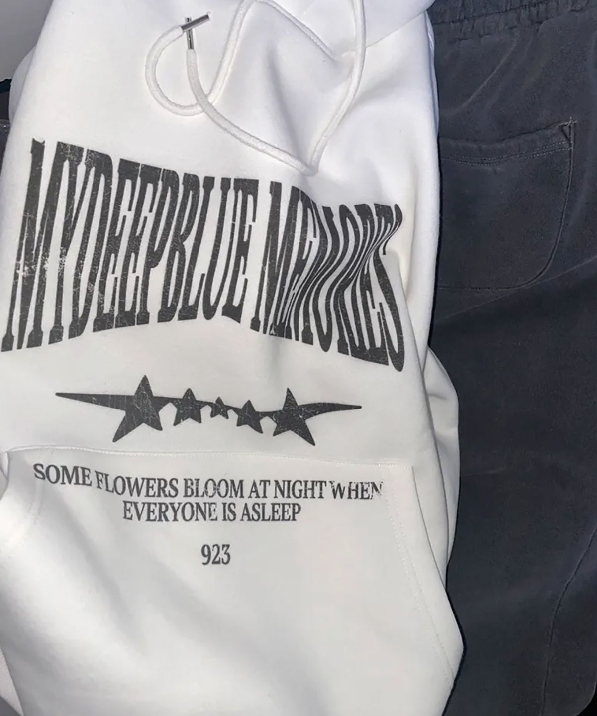 마이딥블루메모리즈(MY DEEP BLUE MEMORIES) MM VINTAGE CRACK HOODIE (WHITE)