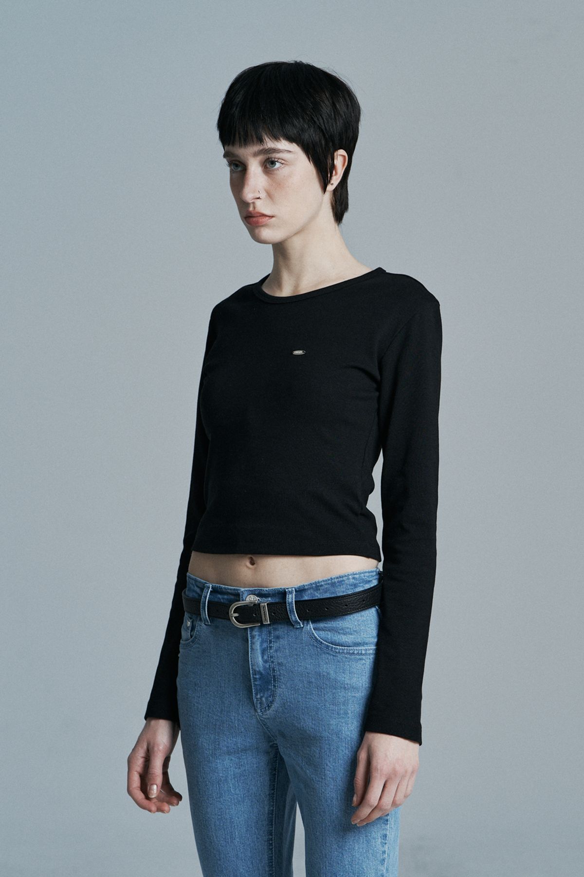 시너진(SYNERJYN) ROUND CROP LONG SLEEVE BLACK