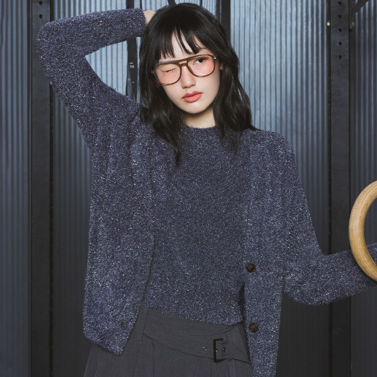 랩(LAP) 메탈사 브이넥 오버핏 가디건 AR4KGA66