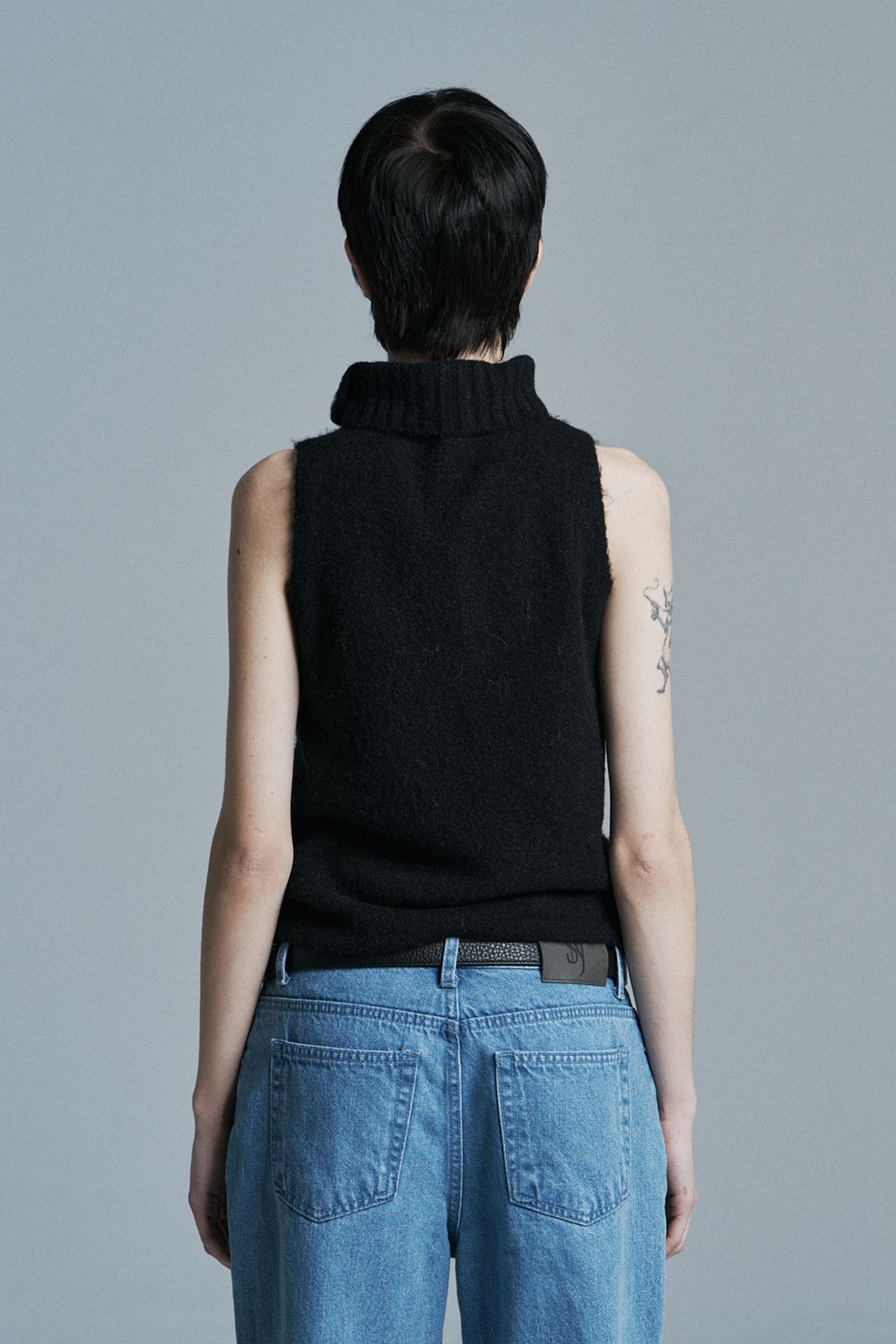 시너진(SYNERJYN) JOY KNIT TOP BLACK