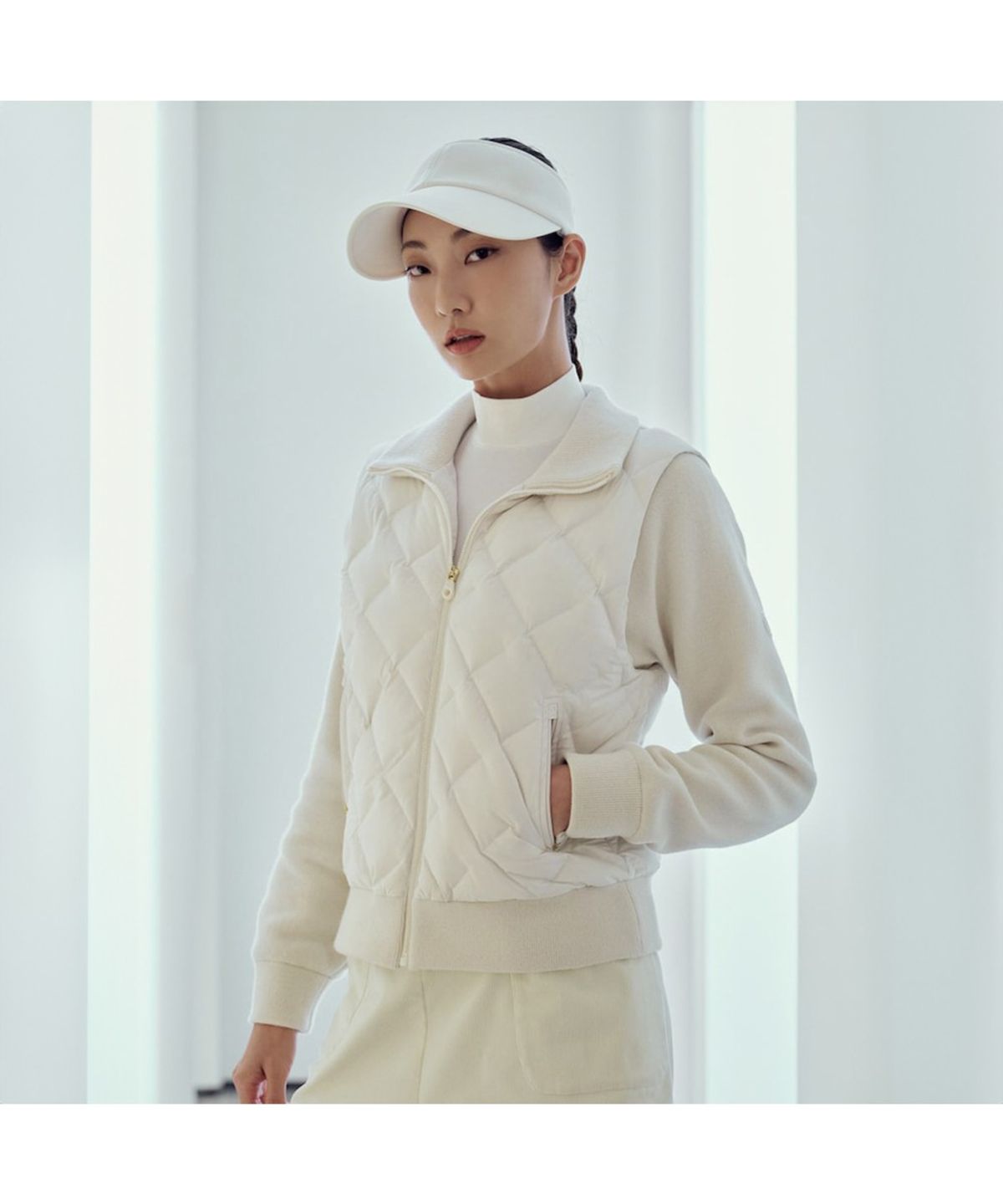 빈폴골프(BEANPOLE GOLF) 여성 니트 하이브리드 스윙 다운 - 아이보리