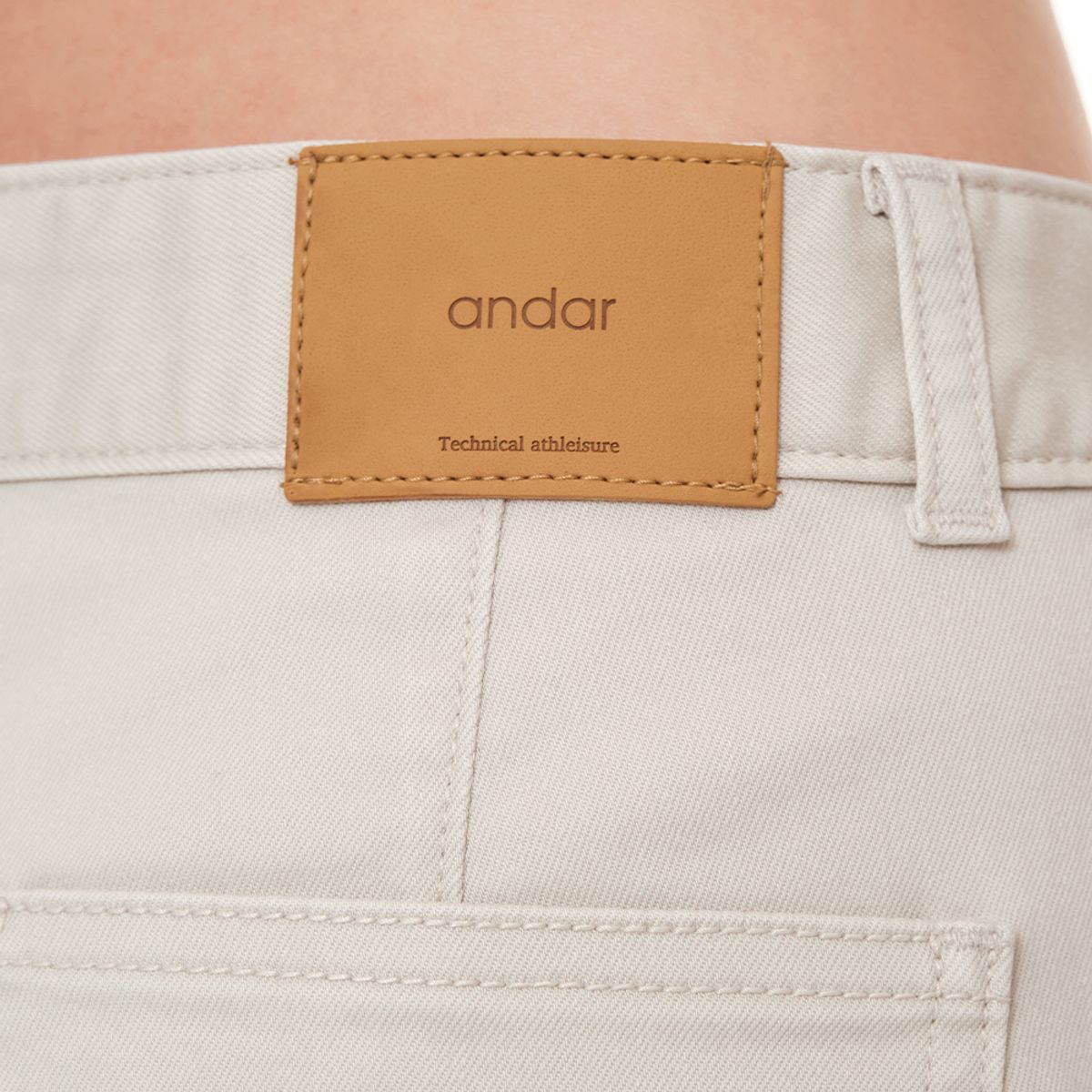 안다르(ANDAR) 에어데님 배기핏 팬츠