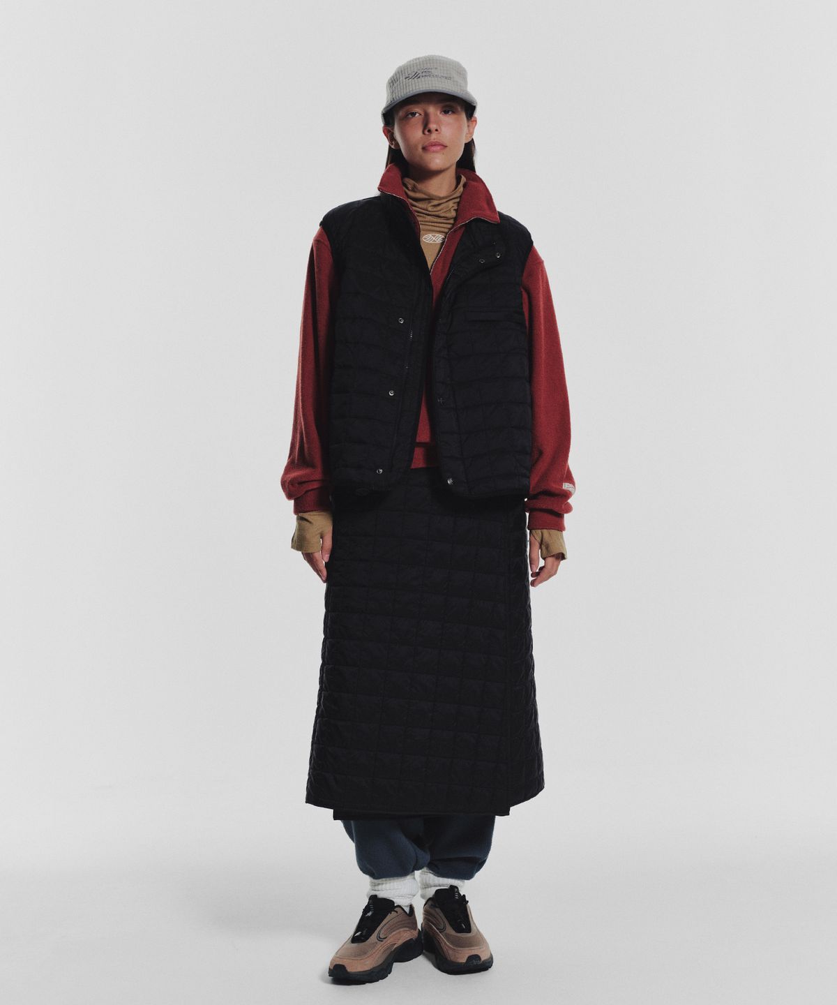 미나수(MENASOO) MNS Line Quilting Long Skirt_Black