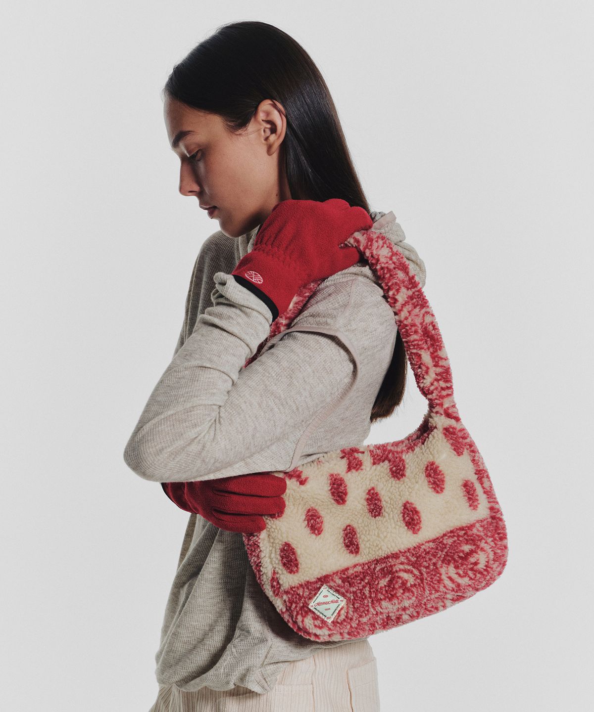 미나수(MENASOO) MNS Fluffy Track Shoulder Bag_Red