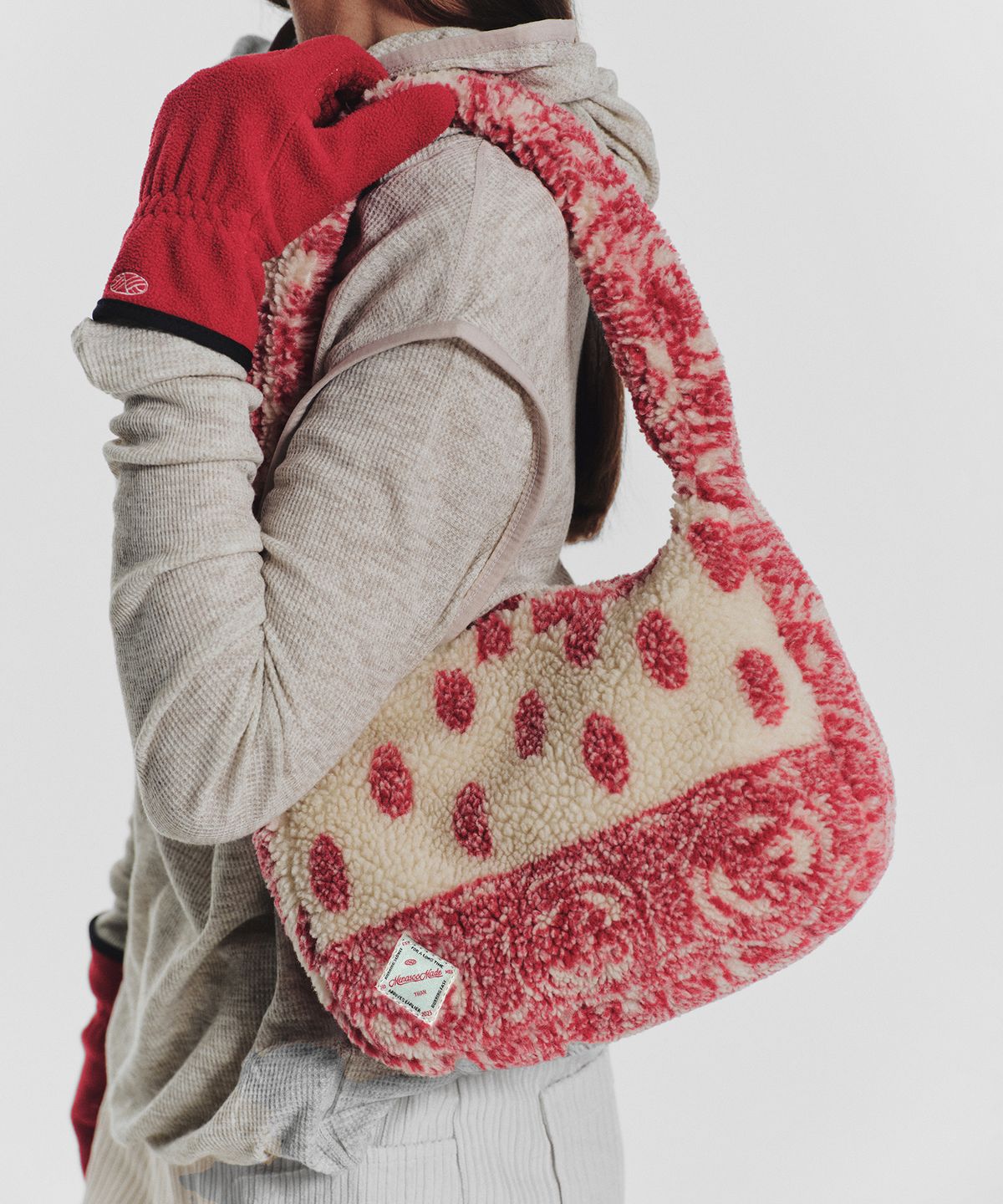 미나수(MENASOO) MNS Fluffy Track Shoulder Bag_Red
