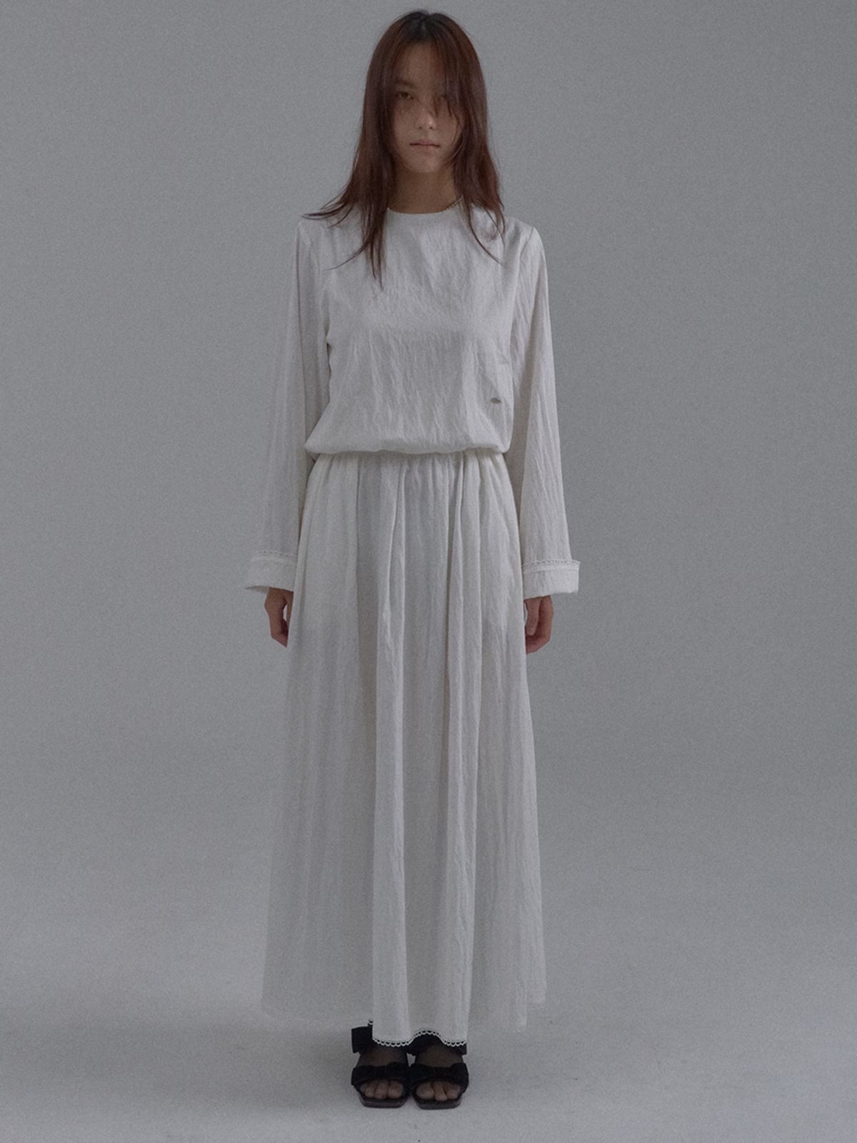 쏘리, 투 머치 러브(SORRY, TOO MUCH LOVE) Aether White Fluid Skirt_Ivory