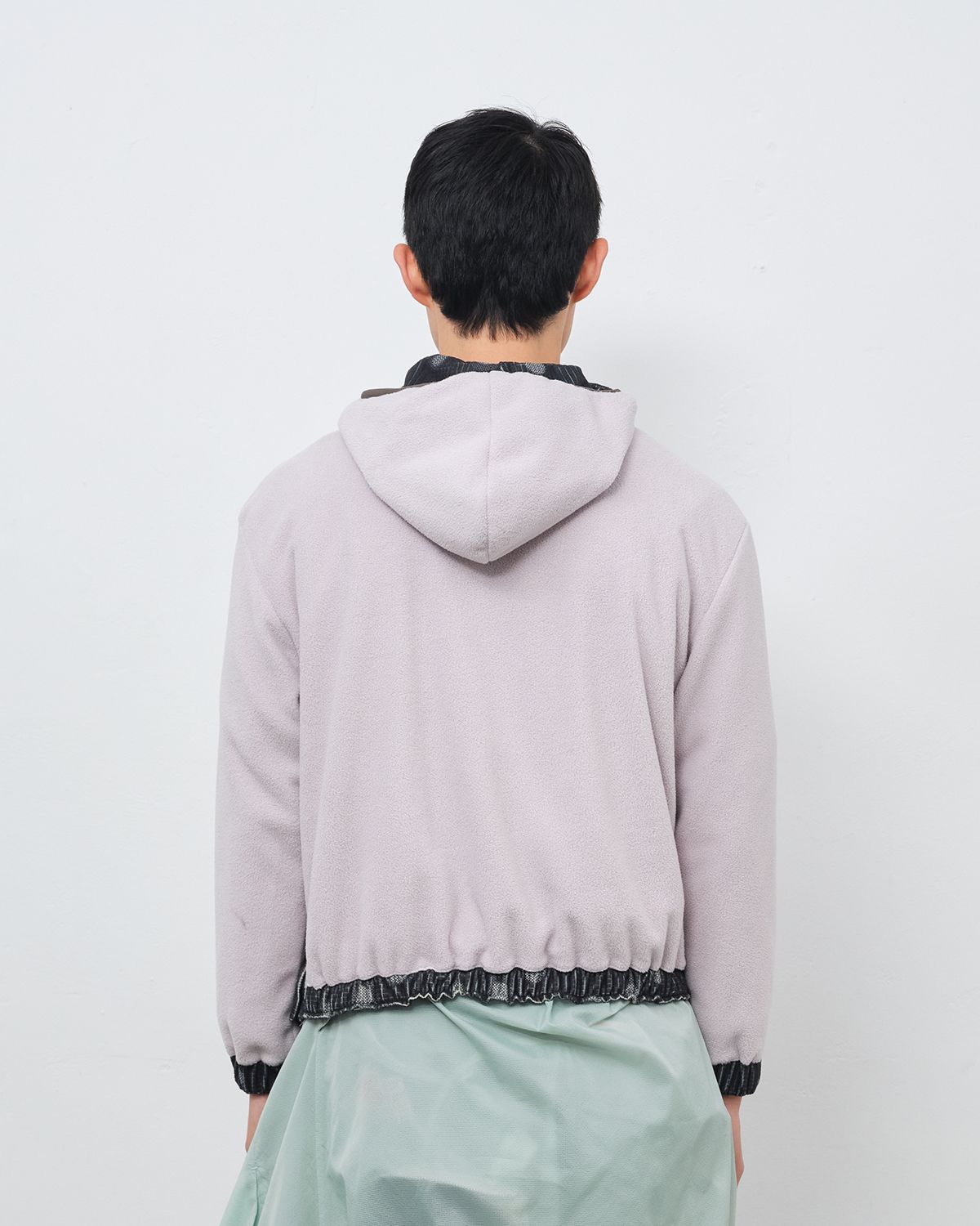 더뮤지엄비지터(THEMUSEUMVISITOR) UNBALANCED FLEECE ANORAK HOODIE (LIGHT GREY)